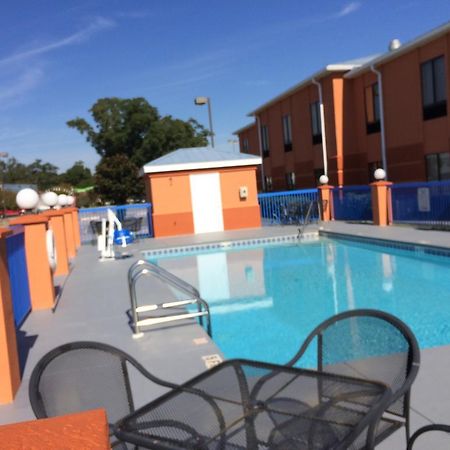 Luxury Suites Ferry Pass Εξωτερικό φωτογραφία